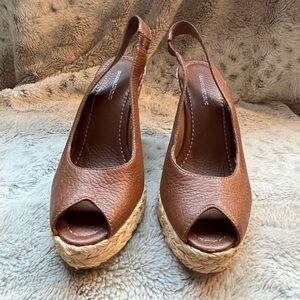 Brown pebbled leather sling back peep toe Banana Republic wedges.